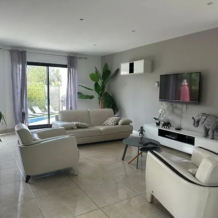 En Bord De Villa