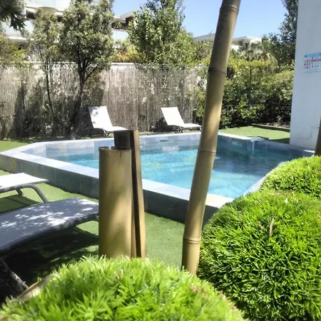 En Bord De Villa *