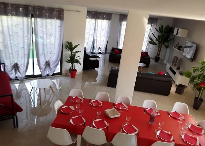 En Bord De Villa Sète