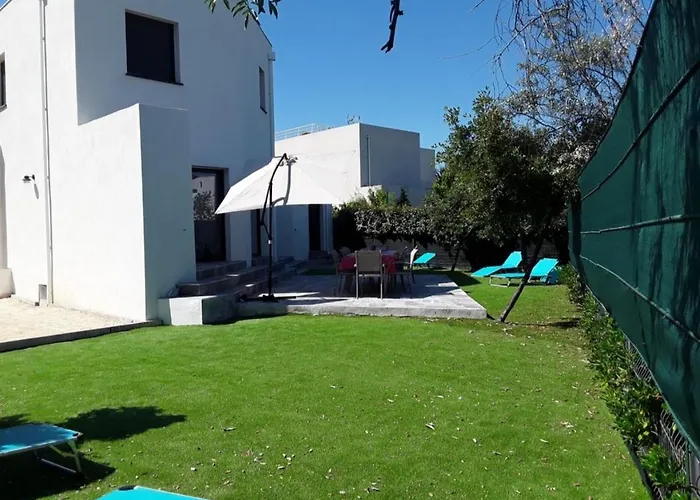 En Bord De Villa Sète